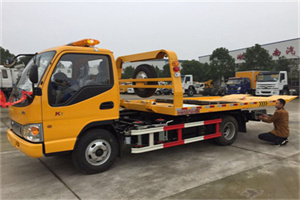 赤坎区哪里有拖车服务