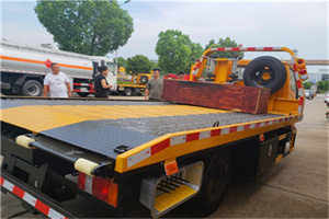 赤坎区附近拖车电话号码服务